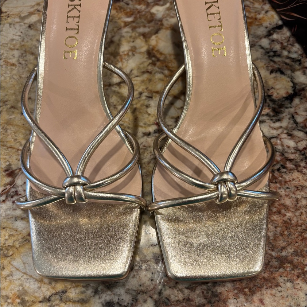Elegant gold Strappy Heels
